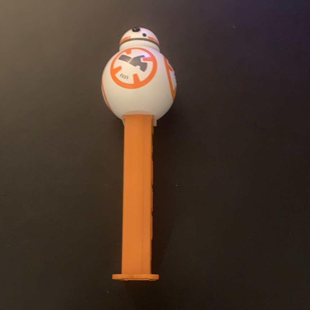 Star Wars BB-8 Orange and White Toy Dispenser